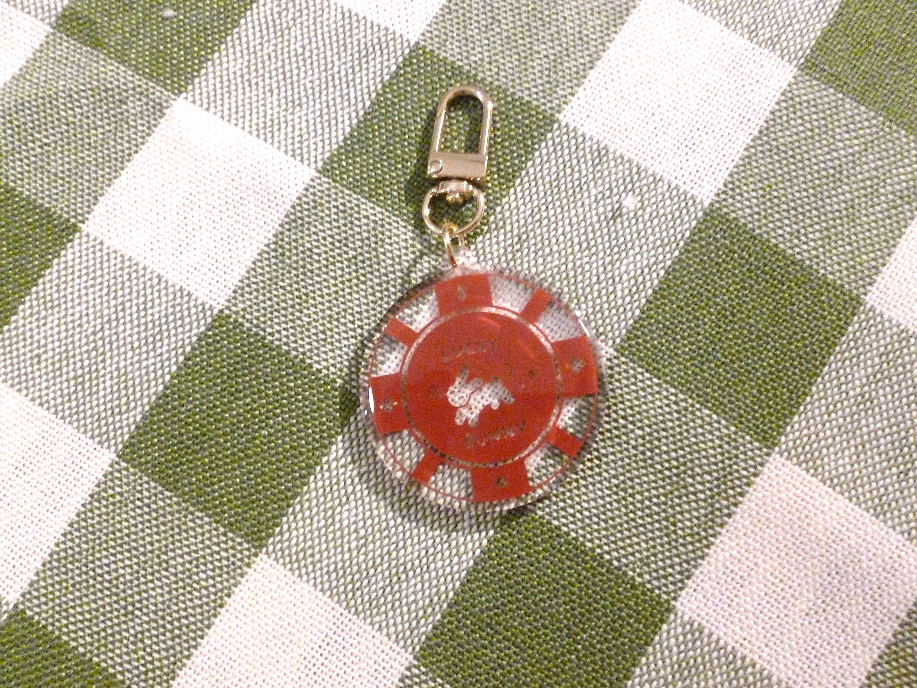 Lucky poker bunny keychain