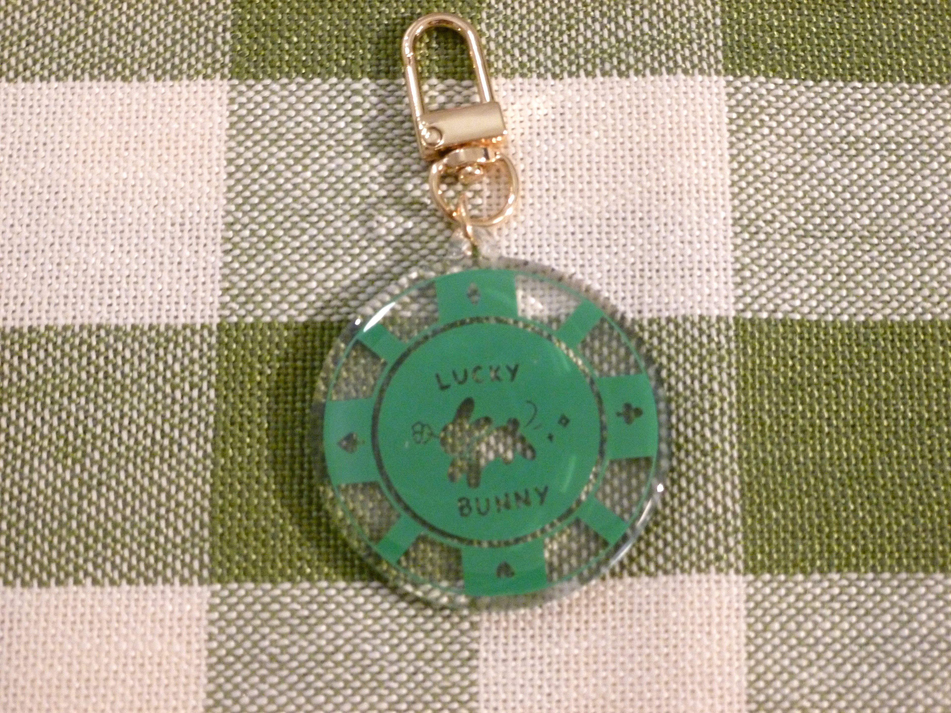 Lucky poker bunny keychain